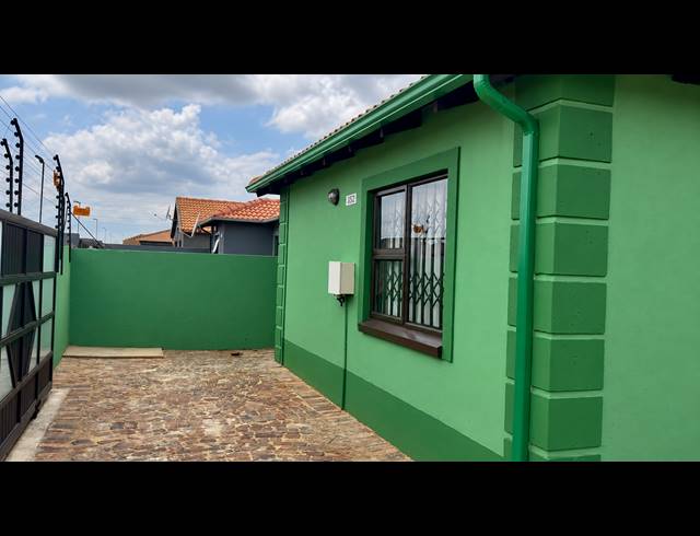 3 BEDROOM HOUSE FOR SALE IN WINDMILL PARK